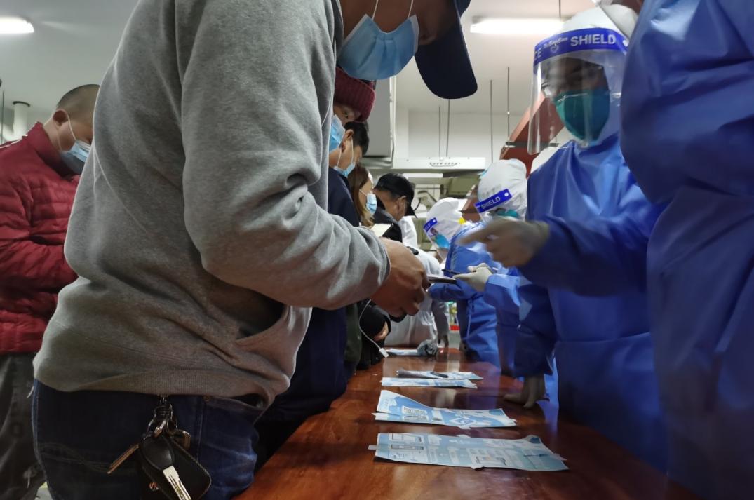 浦东机场相关人员连夜核酸检测 浦东机场疫情最新消息