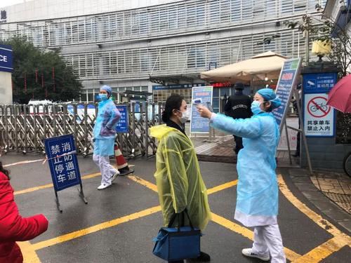 成都确诊女孩朋友圈系冒用 确诊女子隐私泄露警方介入