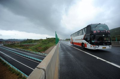 黑龙江大庆一客车坠桥致2死7伤 客车事故人员赔偿标准