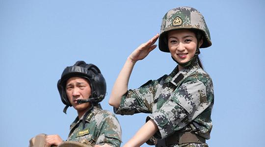 女生征兵体检太可怕了 女兵义务兵两年难熬吗