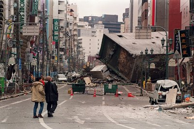 日本大地震后老人海底寻妻10年 311日本大地震简介