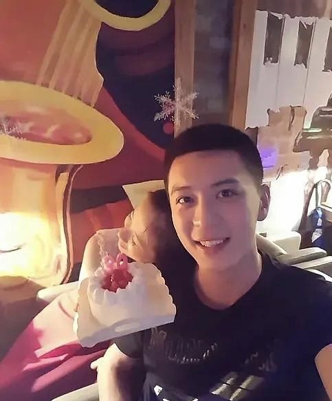 杨鸣一家三口照片 唐佳良与杨鸣照片 杨鸣老婆唐佳良图片