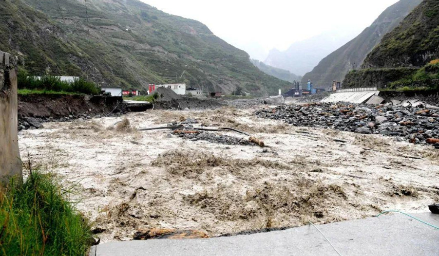 甘肃临夏州境内突发山洪泥石流 泥石流的形成条件