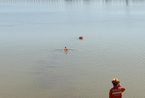 22岁男子因网上赌博输了钱跳河自杀 染上赌瘾怎样才能戒掉 溺水的人怎么施救