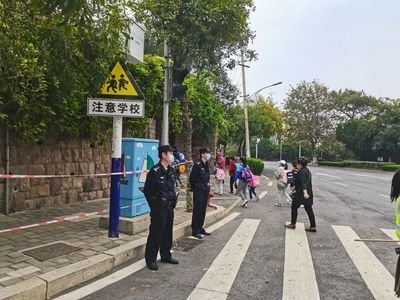 警方通报河北一中学外有人行凶 学校怎么保护学生安全