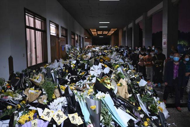 长沙花店收钱假送花祭奠袁老 长沙哪家花店借追悼会行骗