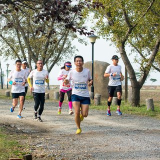 越野跑和马拉松哪个更难 越野跑和马拉松区别