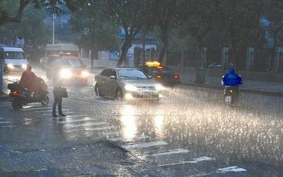 梅雨天气要不要开窗通风 梅雨季节下雨天晚上要开窗吗