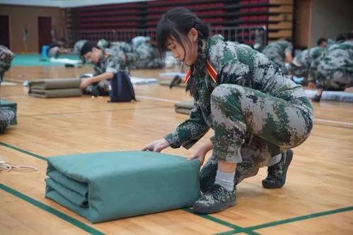 大一新生开学军训必备物品 开学军训必备物品清单 大学生军训注意事项