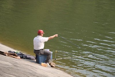 夏天好钓鱼还是冬天好钓鱼 夏天和冬天钓鱼区别