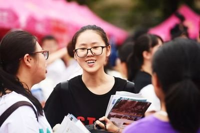 女生学什么专业好前景好 适合女生学的专业