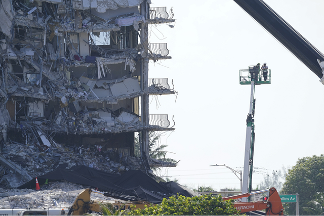 美国大楼倒塌事故搜救停止 美国大楼倒塌事故死亡人数上升至24人