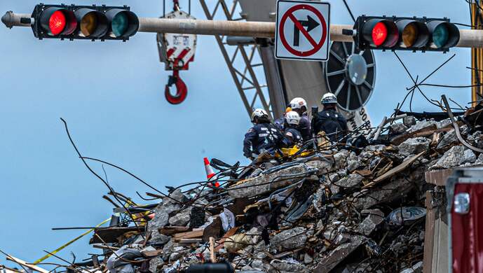 美国大楼倒塌事故死亡数升至64人 美国迈阿密大楼倒塌事故搜救行动停止