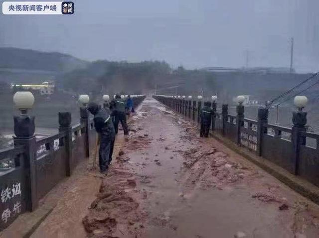 郑州特大暴雨千年一遇 河南这次暴雨为什么这么强 这么持久