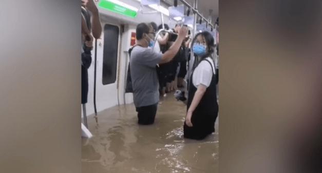 郑州暴雨遇难12人为地铁受困人员 郑州暴雨地铁全线停运