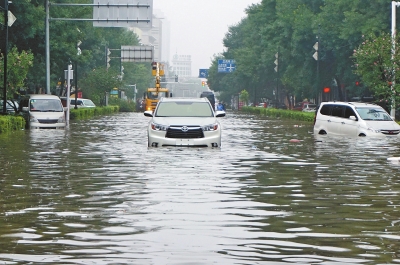 河南强降雨已致69人遇难 转移的受灾群众都住哪里