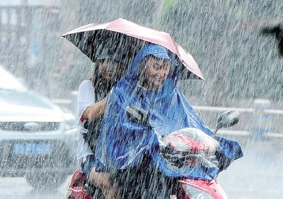 上海台风暴雨预警降级 遭遇暴雨怎么办