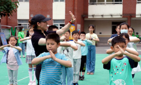 2021教师寒暑假取消是真的吗 该不该取消教师的寒暑假 教师的寒暑假是法定的吗