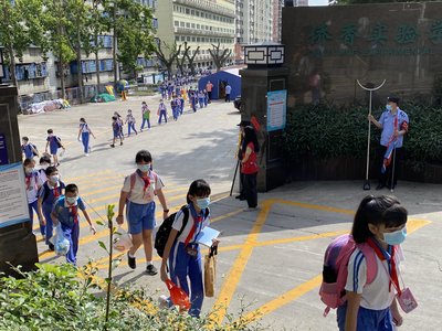 多地要求师生开学前14天居家 学校如何做好疫情防控