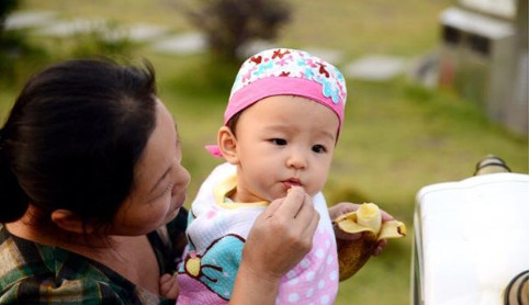 为什么让婆婆带孩子事这么多 让婆婆帮忙带孩子好吗 后悔让婆婆带孩子怎么办