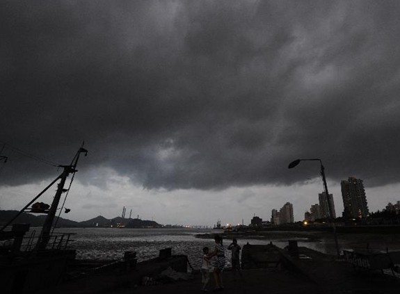 上海人台风天排长队买月饼 上海是台风多发地区吗