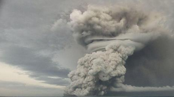 汤加火山喷发或致中国夏季雨带偏南 汤加海底火山喷发或致我国夏季雨带偏南