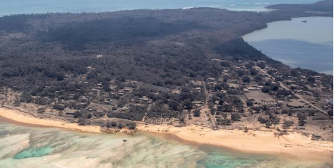 火山灰污染整个汤加的水源 整个汤加的水源被火山灰污染