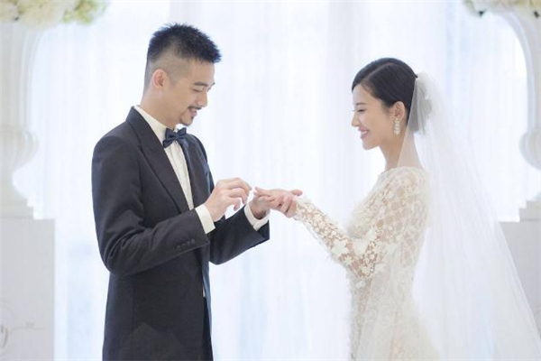 结婚不举行婚礼好吗 结婚不举行婚礼丢人吗