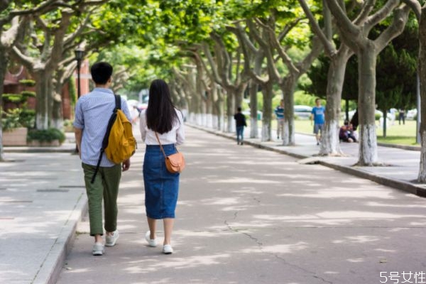 恋爱中为什么女生突然不理你 ​女人突然不理你原因