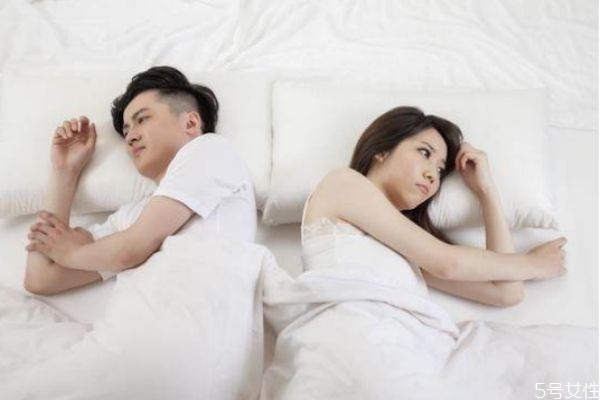 老公冷暴力无性婚姻怎么办 婚姻冷暴力十年该怎么选择